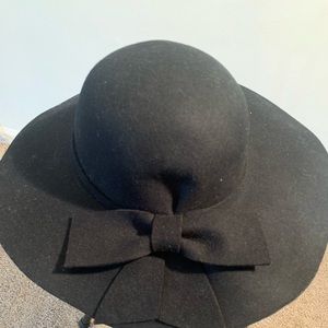 Black Wool Hat with Bow